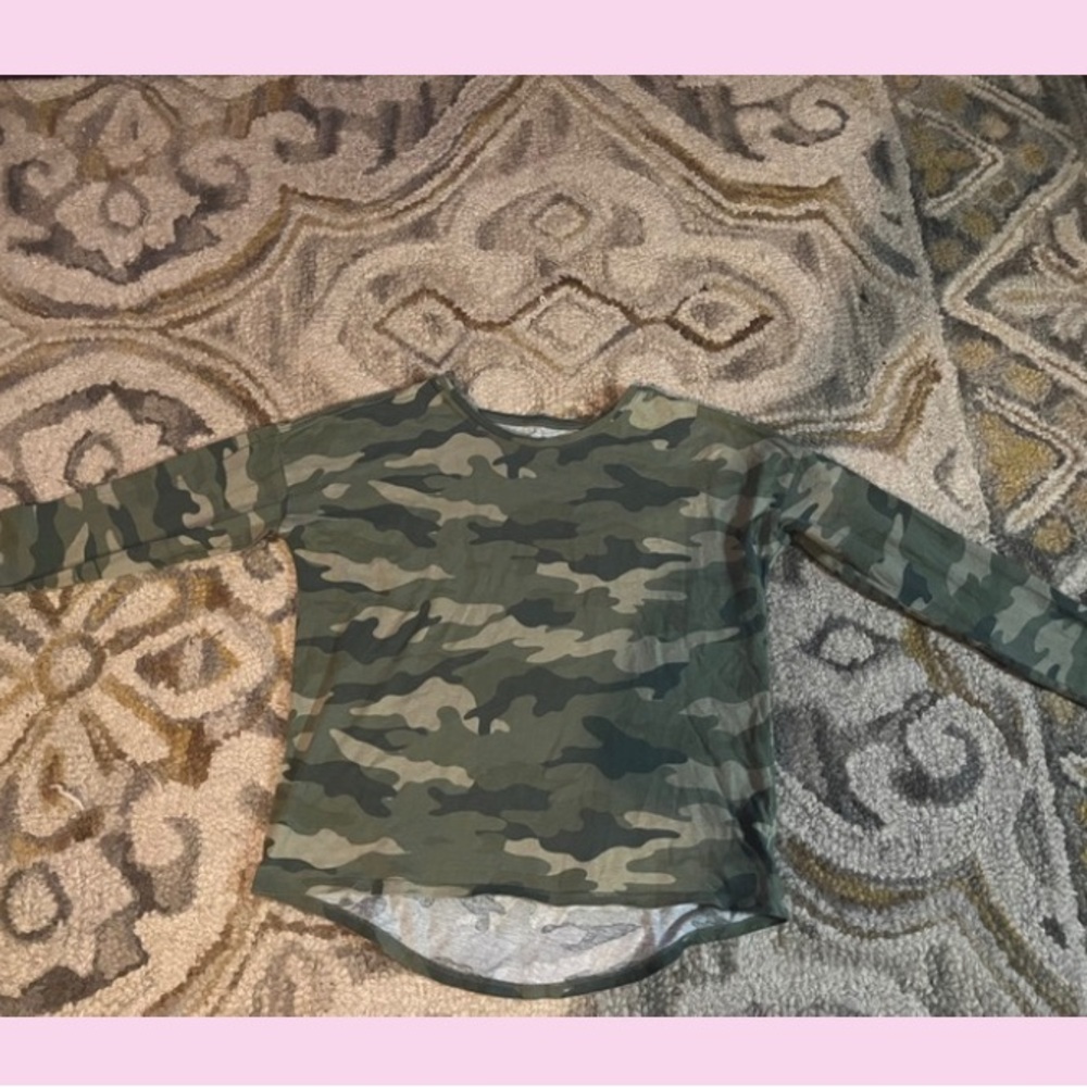 Old Navy Green Camo Long Sleeve Tee